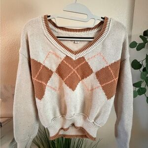 American Eagle Outfitters V-Neck Sweater in Cream and Tan